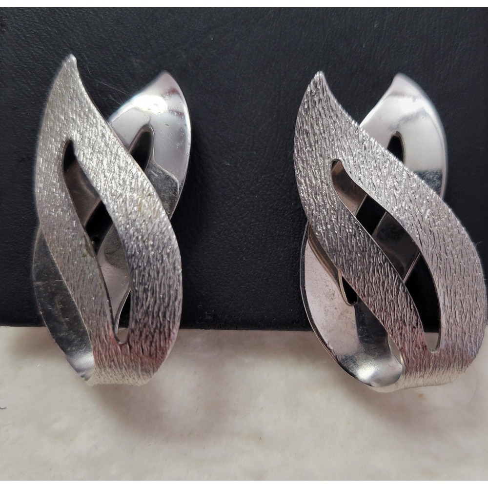 Vintage SARAH COVENTRY Signed "Satin Flame" 1960s Silver Tone Clip On Earrings